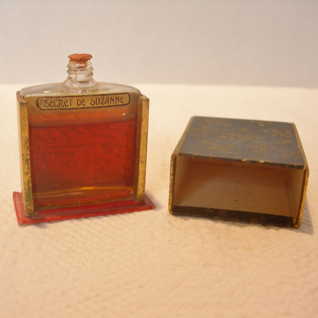 Vintage Secret de Suzanne Perfume and Box Vintage Secret de Suzanne Perfume and Box