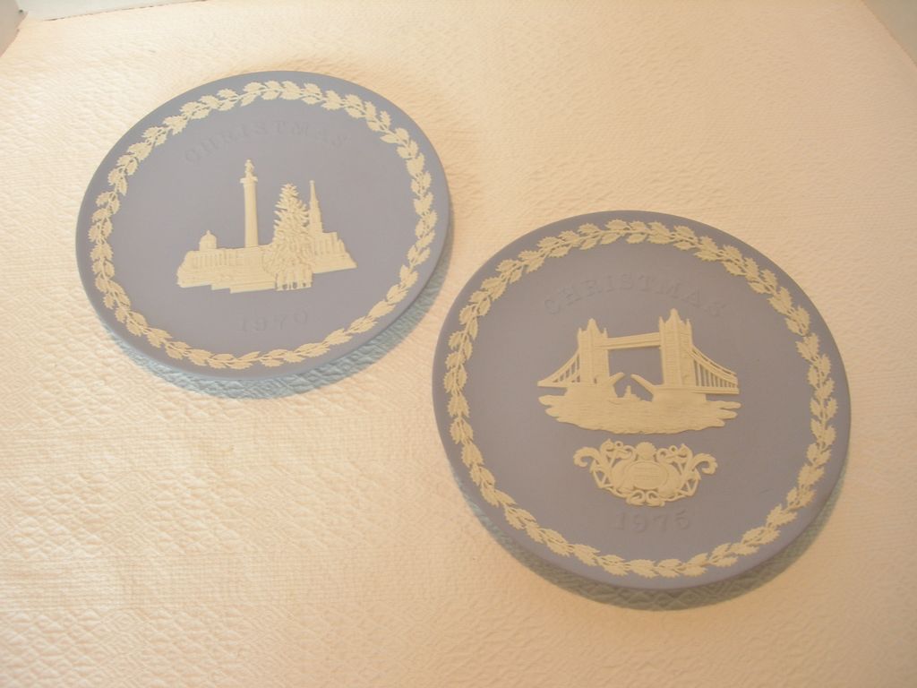 Pair of Wedgewood Christmas Plates 1970 & 1975 Pair of Wedgewood Christmas Plates 1970 & 1975
