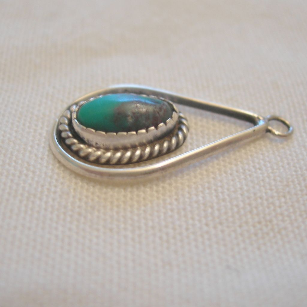 Vintage Native American Turquoise Pendant Vintage Native American Turquoise Pendant