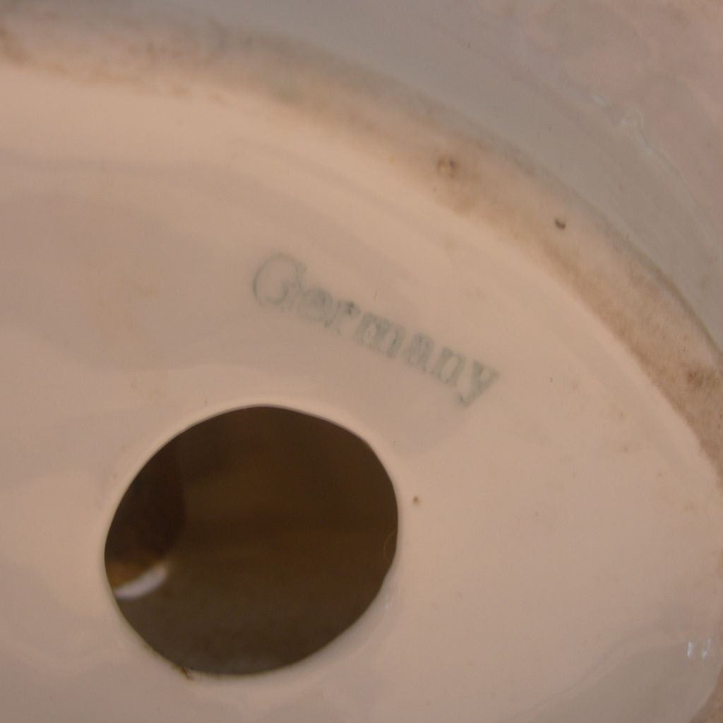 Vintage German Porcelain Boudoir Lamp Vintage German Porcelain Boudoir Lamp