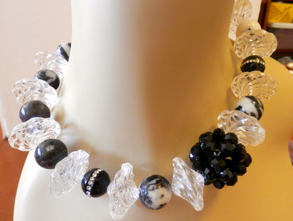 Black and White Lucite and Agate Artisan Necklace Black and White Lucite and Agate Artisan Necklace