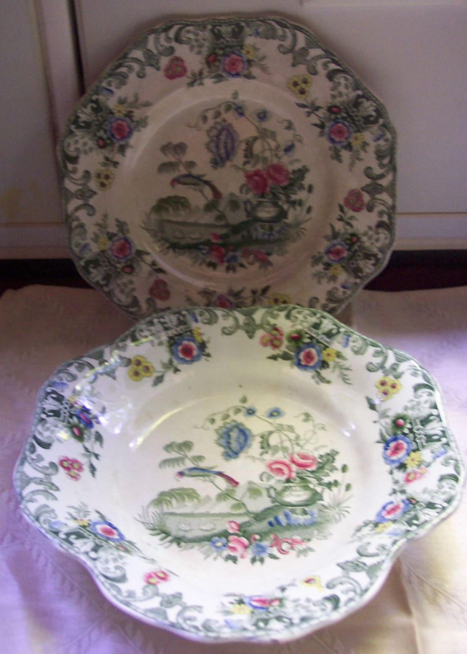 Two Pieces Spode "New Fayence"- 1820 - 1833 Two Pieces Spode "New Fayence"- 1820 - 1833