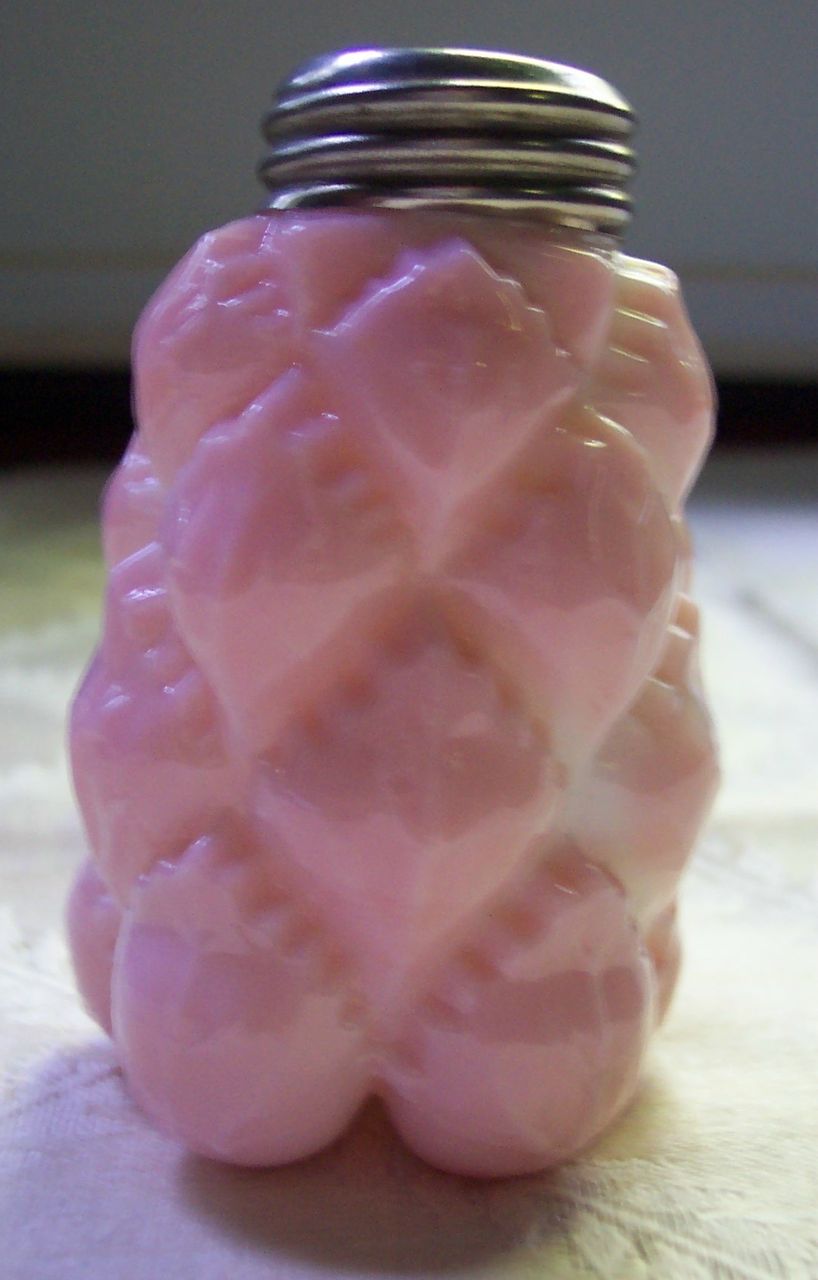 Consolidated Glass Pineapple pattern salt shaker - 1894-1898 Consolidated Glass Pineapple pattern salt shaker - 1894-1898