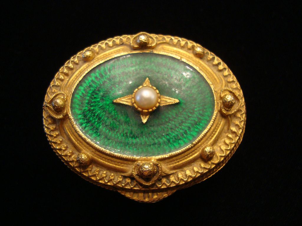 Gold Tone and Green Enamel with Faux Pearl Pillbox by Florenza Gold Tone and Green Enamel with Faux Pearl Pillbox by Florenza