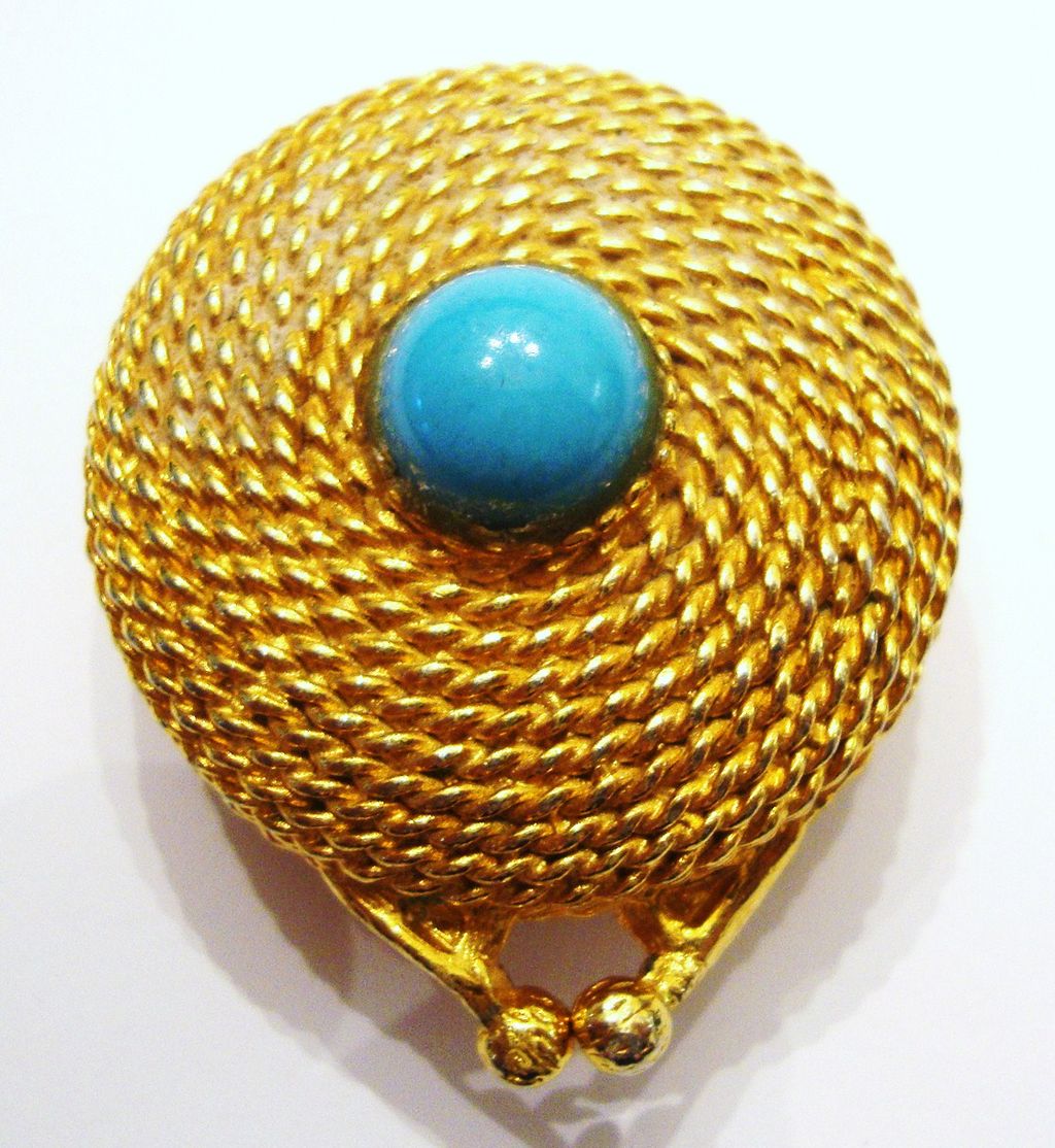 Lovely Vintage Estee Lauder Glaze' Compact in Goldtone Lovely Vintage Estee Lauder Glaze' Compact in Goldtone