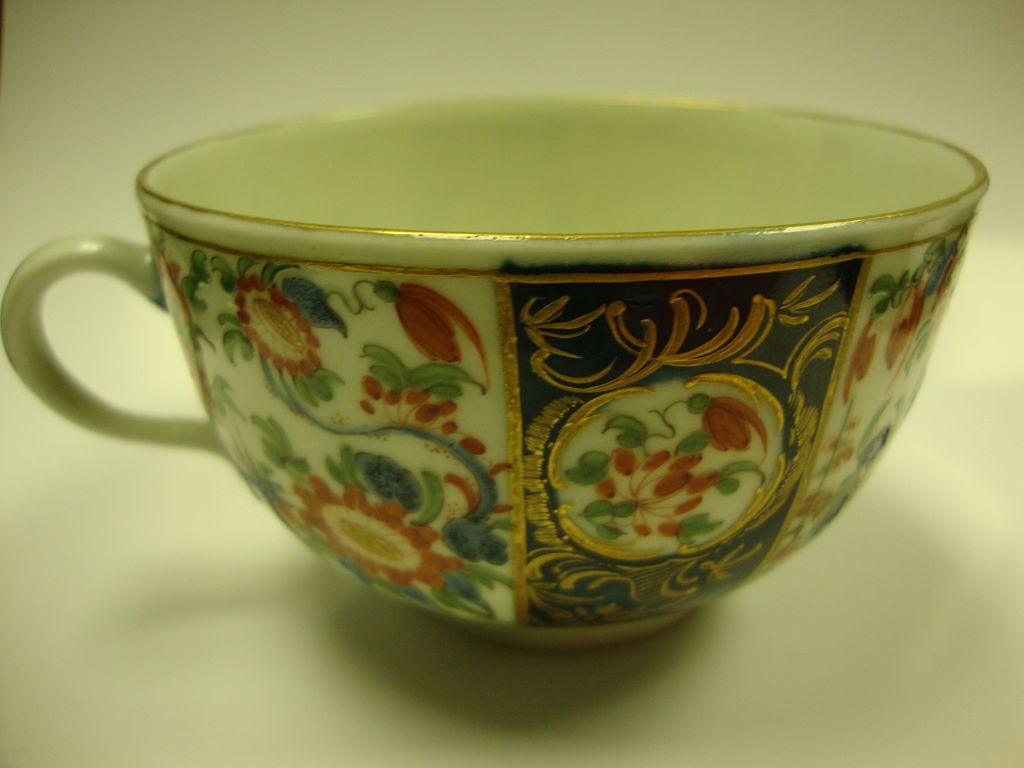 Dr. Wall 1st Period Worcester Tea Cup "Rich Queen" Pattern; circa 1768 Dr. Wall 1st Period Worcester Tea Cup "Rich Queen" Pattern; circa 1768