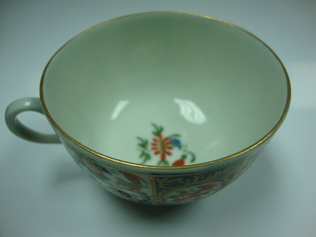 Dr. Wall 1st Period Worcester Tea Cup "Rich Queen" Pattern; circa 1768 Dr. Wall 1st Period Worcester Tea Cup "Rich Queen" Pattern; circa 1768