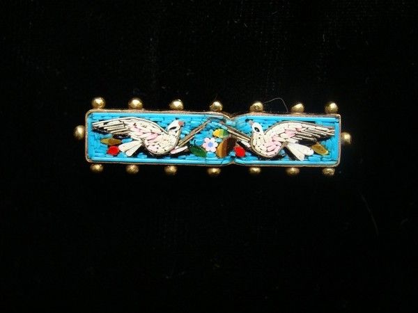 Antique Roman Micro Mosaic depicting two white doves, 19th century Antique Roman Micro Mosaic depicting two white doves, 19th century