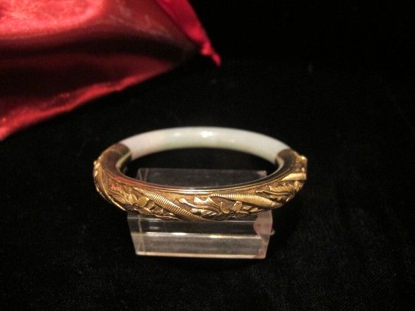 Victorian Jadeit Jade and gilded silver bangle bracelet, 19th century Victorian Jadeit Jade and gilded silver bangle bracelet, 19th century