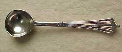 STERLING SILVER Salt Spoon Floral Art Deco Marked .925 STERLING SILVER Salt Spoon Floral Art Deco Marked .925