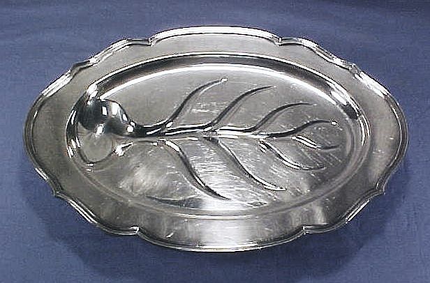 WALLACE Silver Plate 16" Oval Footed Meat Carving & Serving Platter Tray #6055N WALLACE Silver Plate 16" Oval Footed Meat Carving & Serving Platter Tray #6055N