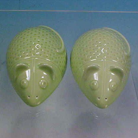 Vintage Figural Green MOUSE / MICE Salt & Pepper Shaker Set - VILLEROY & BOCH Made in Germany Vintage Figural Green MOUSE / MICE Salt & Pepper Shaker Set - VILLEROY & BOCH Made in Germany