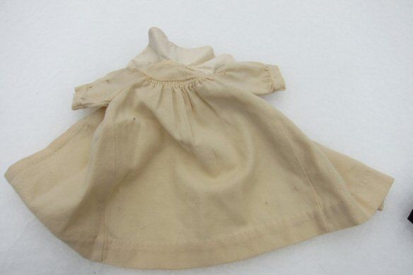 Pale yellow wool doll coat Pale yellow wool doll coat