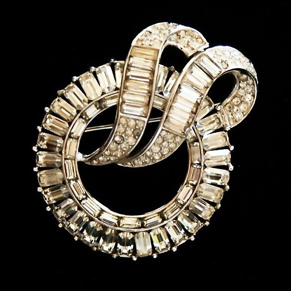 Gorgeous Vintage Crown Trifari Brooch in Clear Rhinestone and Silvertone Gorgeous Vintage Crown Trifari Brooch in Clear Rhinestone and Silvertone