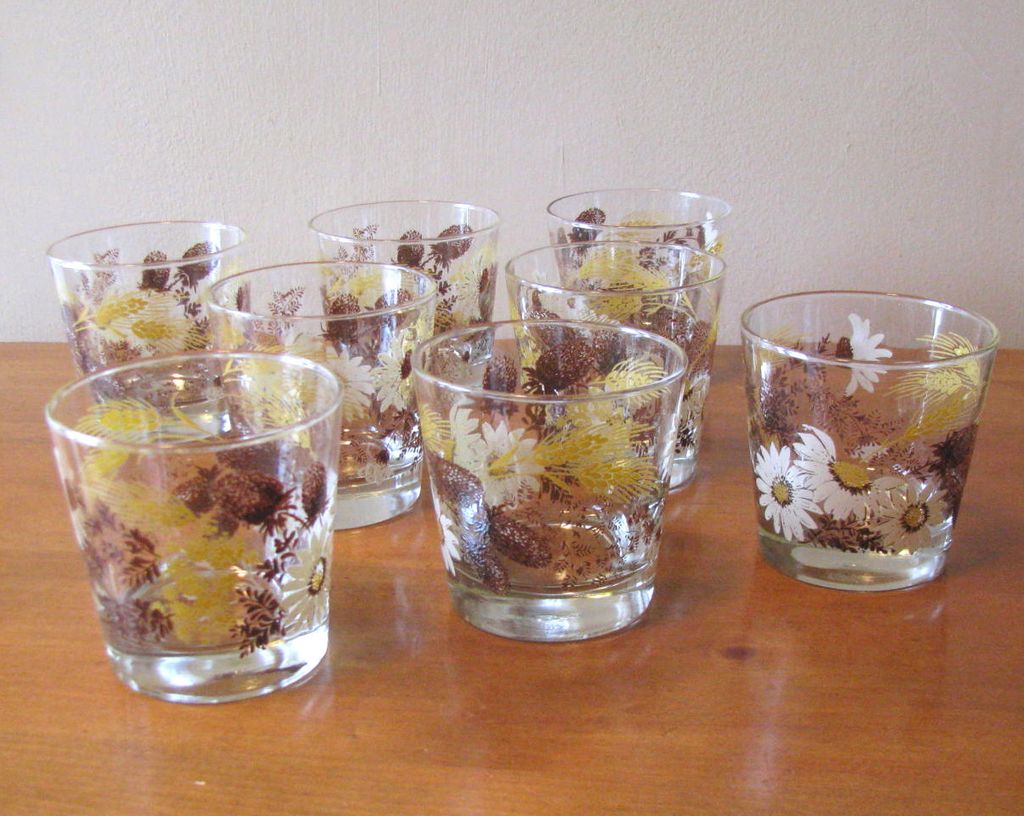 Vintage 1970's Libbey Rocks Glasses Autumn Daisy - Set of 8 Vintage 1970's Libbey Rocks Glasses Autumn Daisy - Set of 8