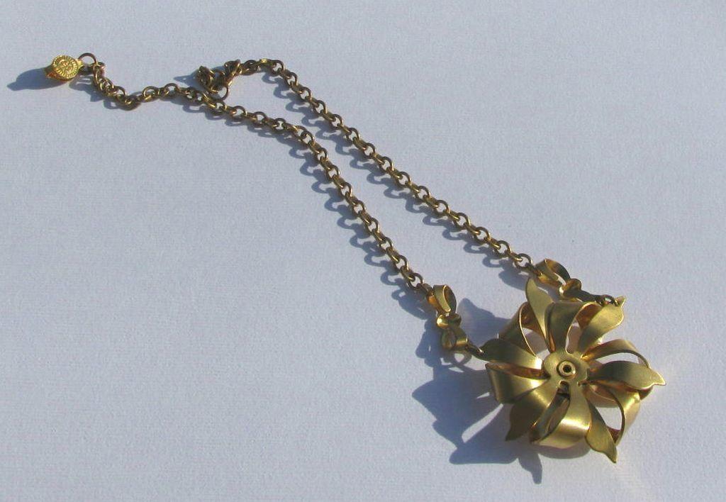 Vintage Goldtone Bow Choker Necklace Vintage Goldtone Bow Choker Necklace