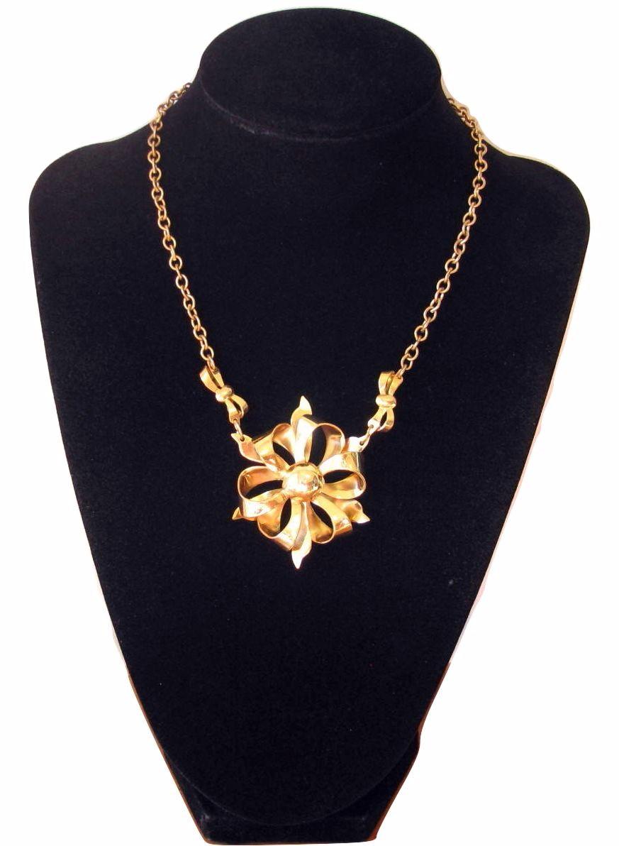 Vintage Goldtone Bow Choker Necklace Vintage Goldtone Bow Choker Necklace