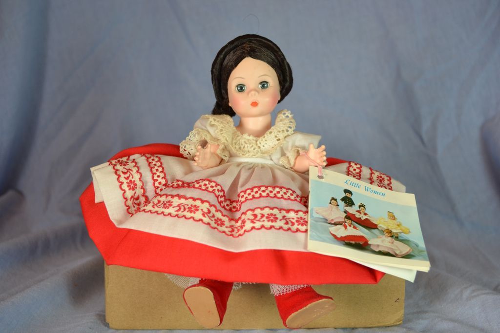 Madame Alexander "Friends from Foreign Lands"- Russia Doll Madame Alexander "Friends from Foreign Lands"- Russia Doll