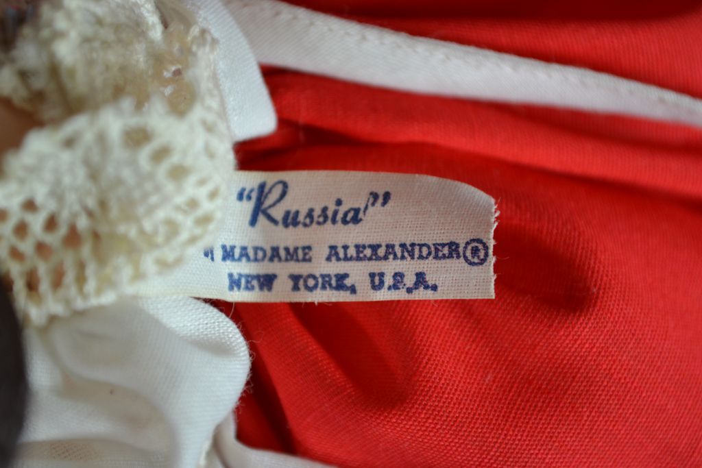 Madame Alexander "Friends from Foreign Lands"- Russia Doll Madame Alexander "Friends from Foreign Lands"- Russia Doll