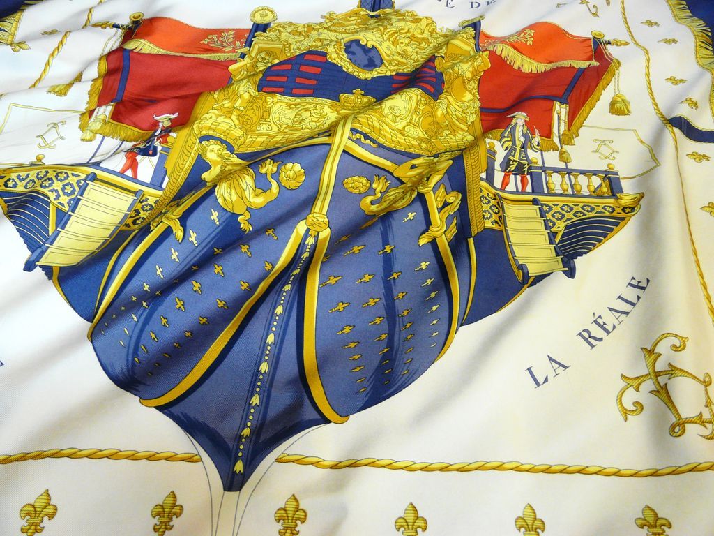 Authentic Vintage Hermes Silk Scarf Vue du Carrosse de la Reale - Great Value Authentic Vintage Hermes Silk Scarf Vue du Carrosse de la Reale - Great Value