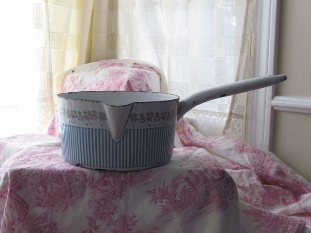 Famous "Guirlande de Roses" Enamelware Sauce Pan by BB Freres, Austria Famous "Guirlande de Roses" Enamelware Sauce Pan by BB Freres, Austria