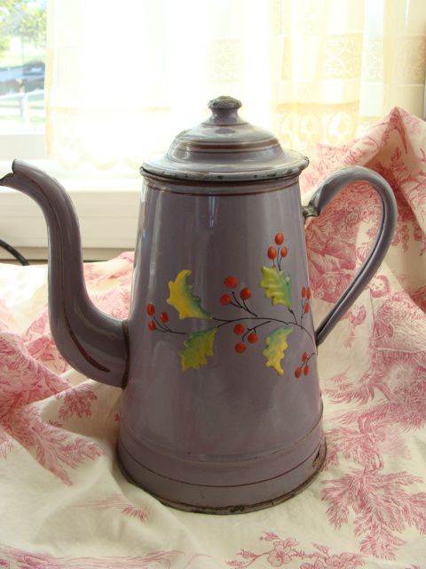 French Vintage Enamelware Coffee Pot, Violet French Vintage Enamelware Coffee Pot, Violet