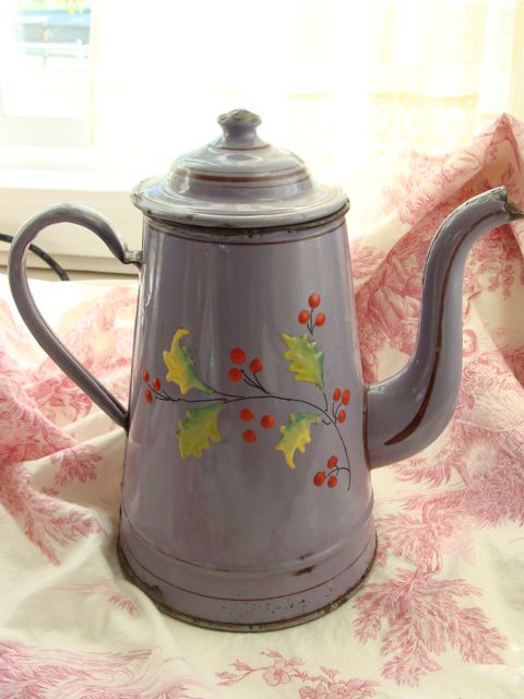 French Vintage Enamelware Coffee Pot, Violet French Vintage Enamelware Coffee Pot, Violet