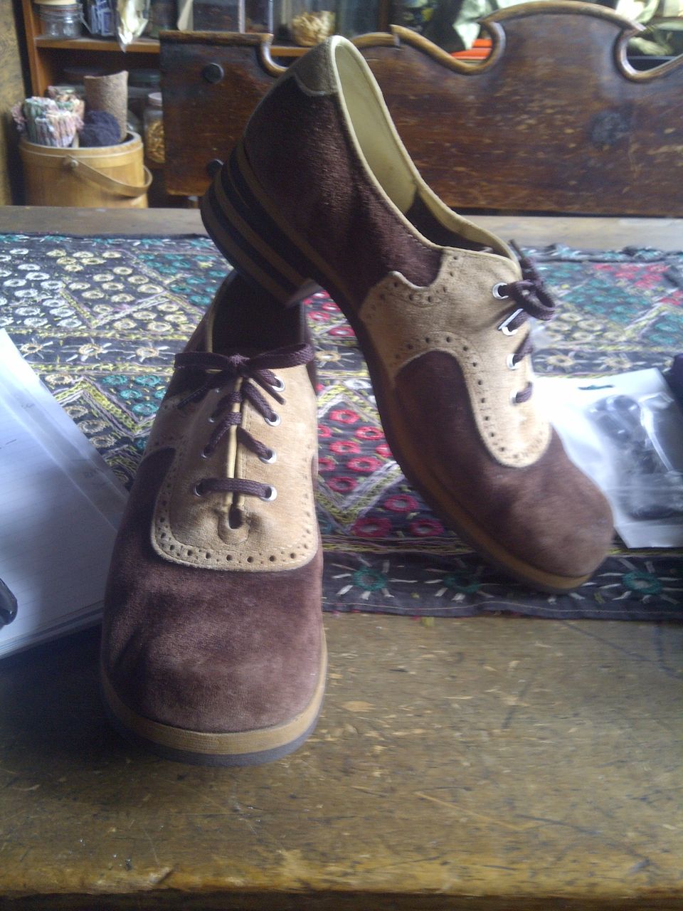 suede 1970's Hush Puppies womens shoes Size 8 brown tan suede 1970's Hush Puppies womens shoes Size 8 brown tan