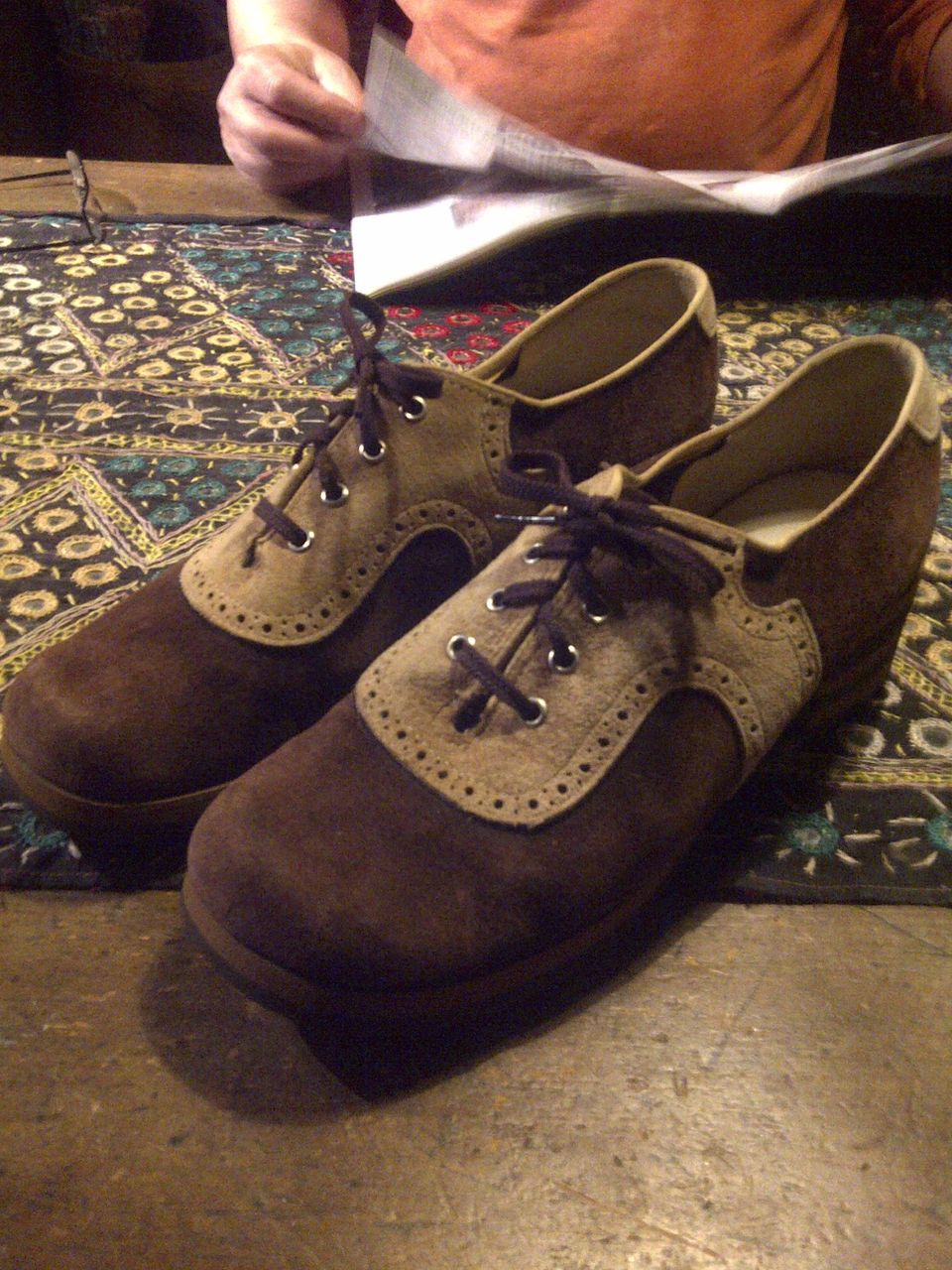 suede 1970's Hush Puppies womens shoes Size 8 brown tan suede 1970's Hush Puppies womens shoes Size 8 brown tan
