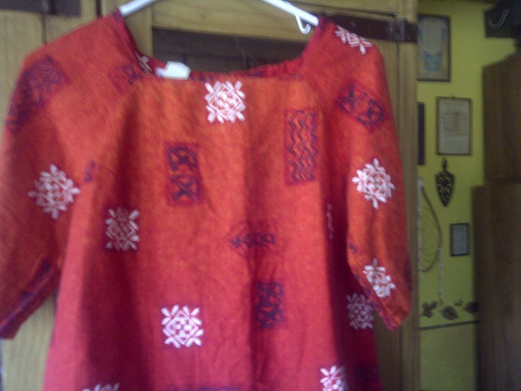 Made in Hawaii Dress with oranges reds and whites Size 12 vintage Made in Hawaii Dress with oranges reds and whites Size 12 vintage