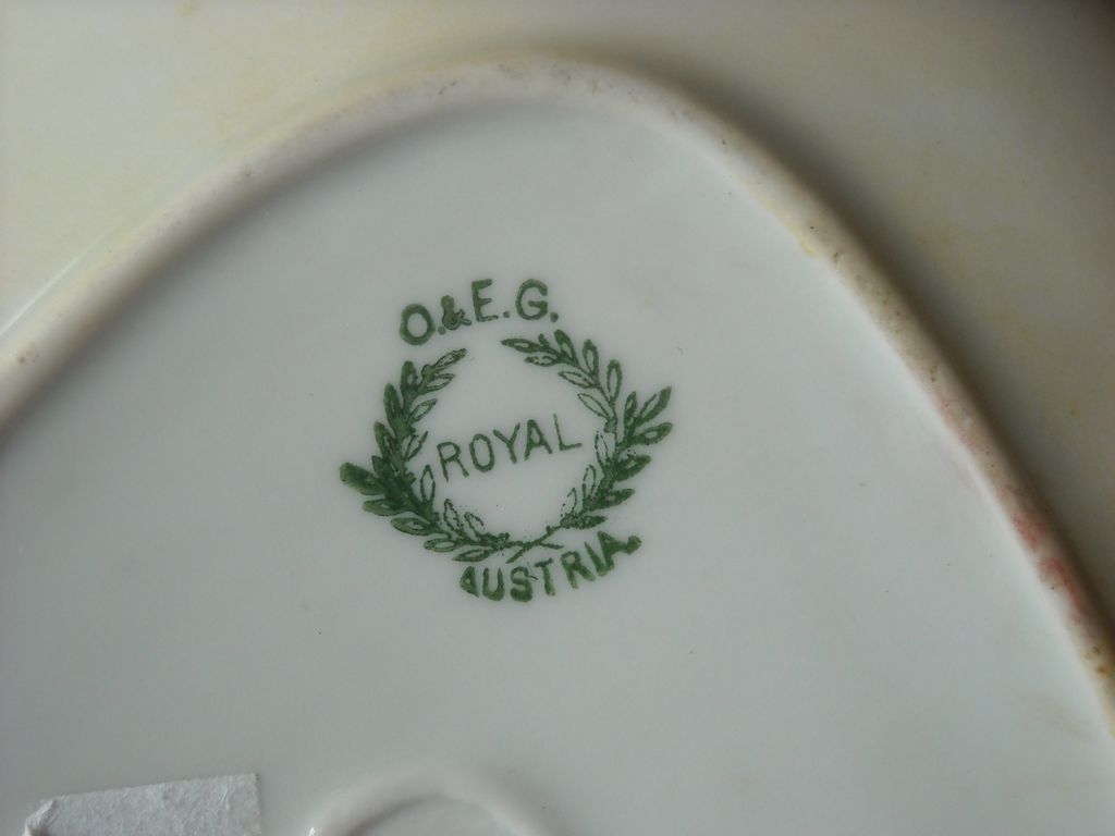 Oscar & Edgar Gutherz Royal Austria porcelain dish Oscar & Edgar Gutherz Royal Austria porcelain dish