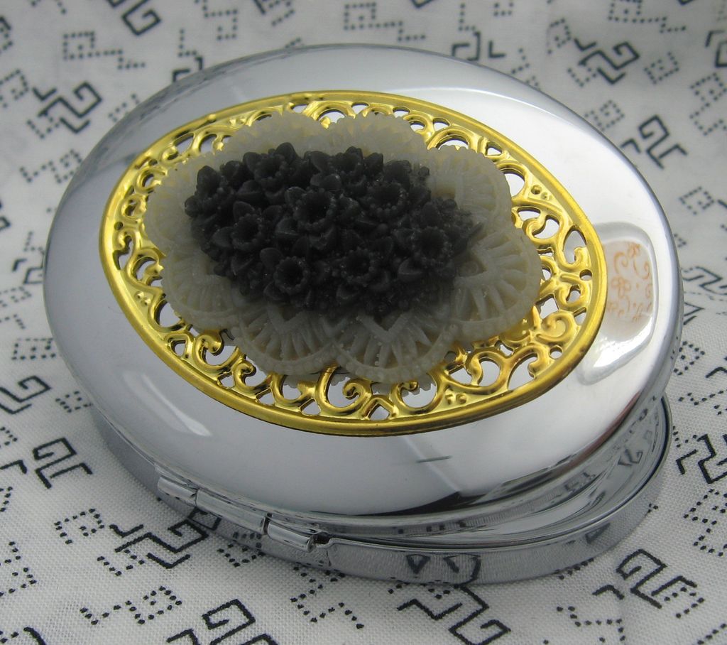 White and Black Floral Bouquet Compact Mirror White and Black Floral Bouquet Compact Mirror