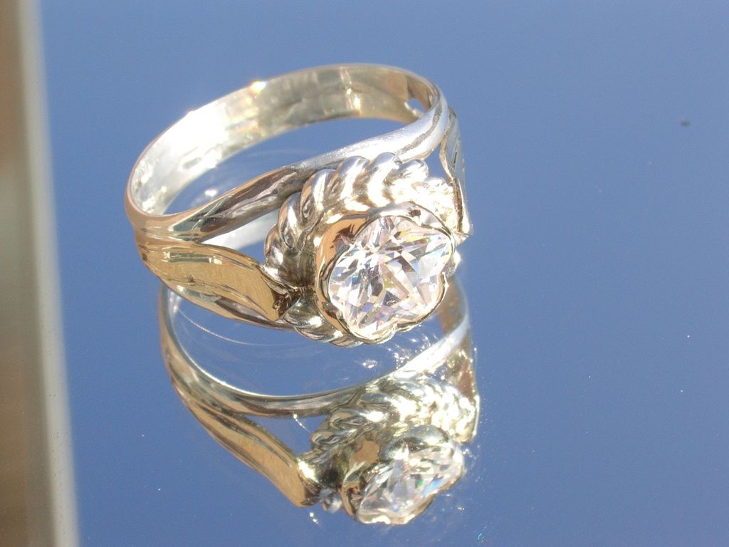 Sterling/9kt Floral Cubic Zircon Solitaire Ring Sterling/9kt Floral Cubic Zircon Solitaire Ring