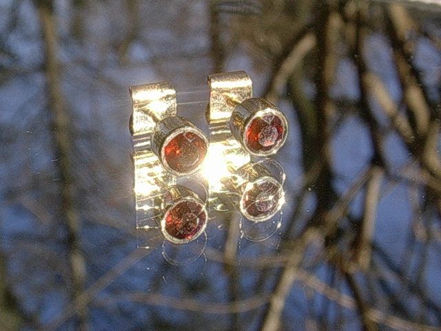 14kt Garnet Stud Earrings 14kt Garnet Stud Earrings