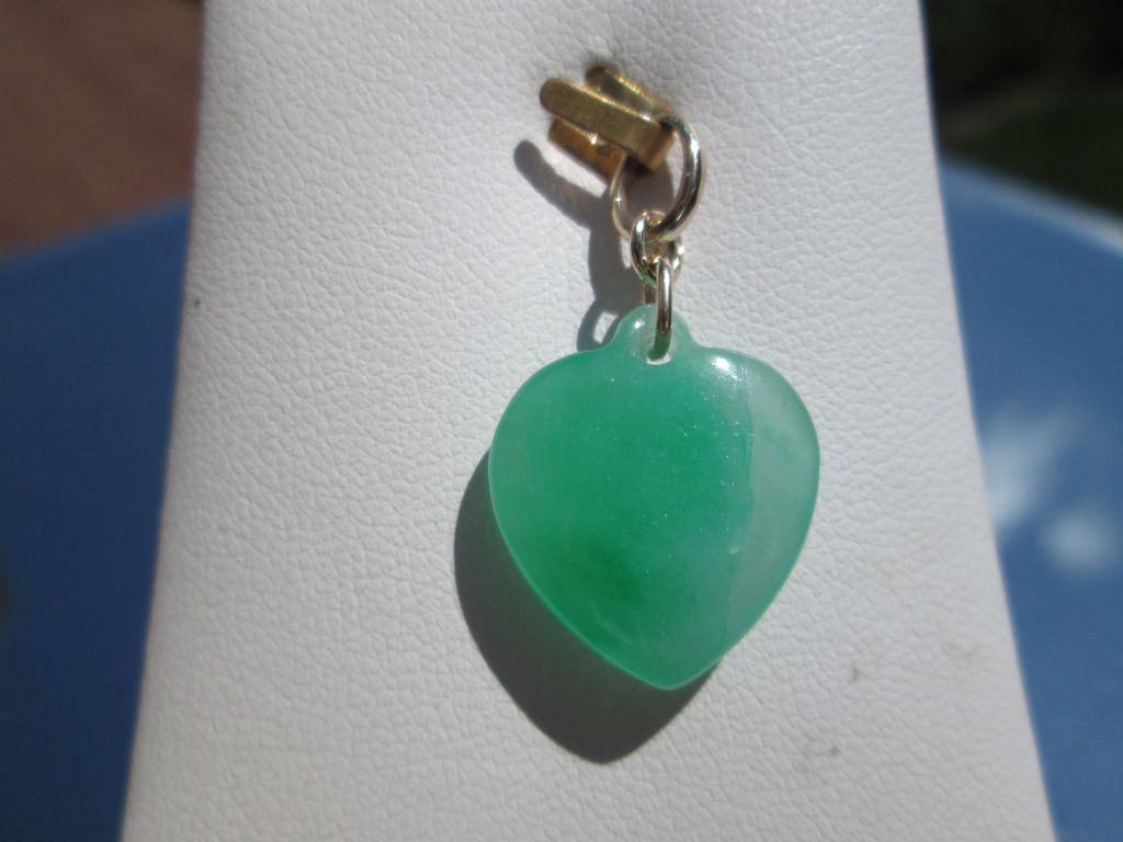 14kt Yellow Gold Artisan Jade Heart Pendant 14kt Yellow Gold Artisan Jade Heart Pendant