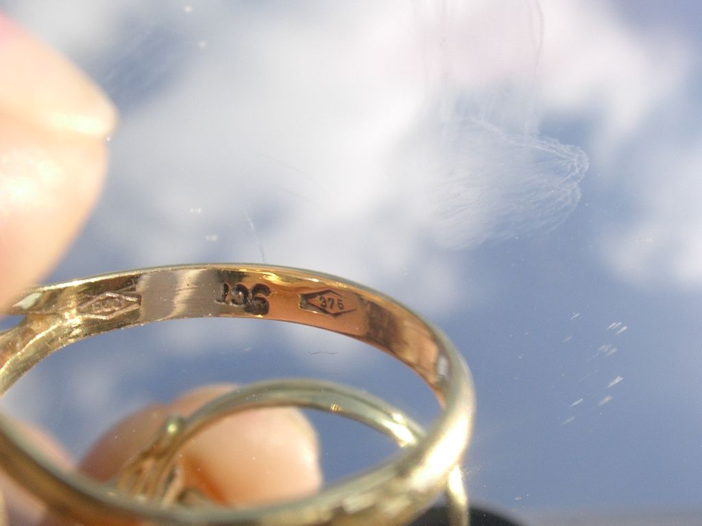 9kt Grey/Golden Moonstone Ladies Ring 9kt Grey/Golden Moonstone Ladies Ring