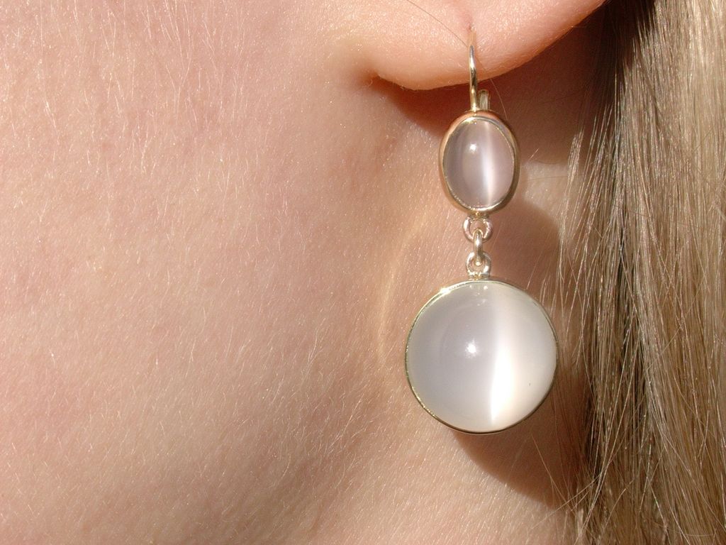 14kt Oval & Round Luminous Grey Dangle Moonstone Earrings 14kt Oval & Round Luminous Grey Dangle Moonstone Earrings
