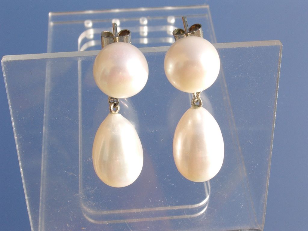 14kt White Gold Freshwater Pearl Dangle Earrings 14kt White Gold Freshwater Pearl Dangle Earrings