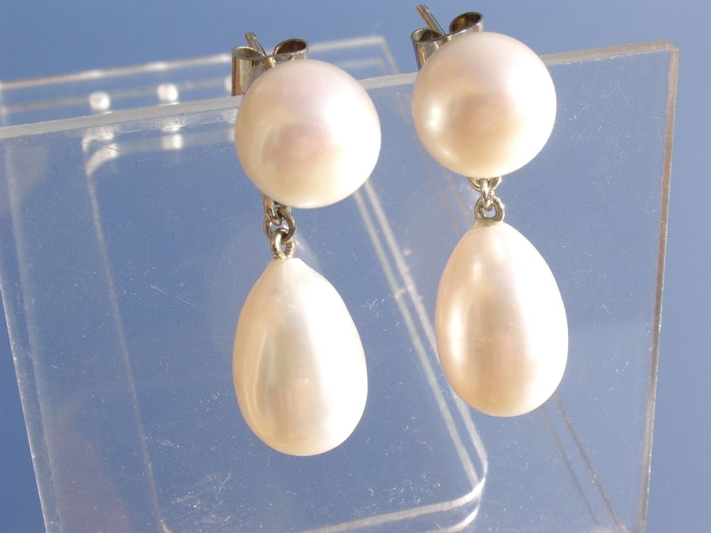 14kt White Gold Freshwater Pearl Dangle Earrings 14kt White Gold Freshwater Pearl Dangle Earrings