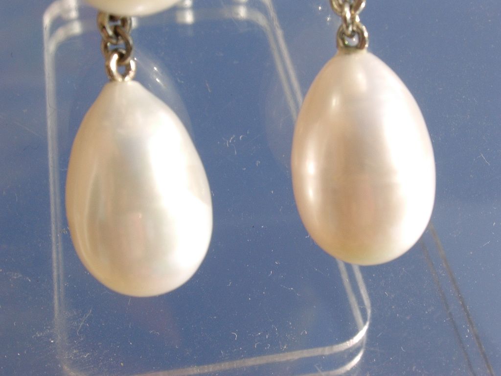 14kt White Gold Freshwater Pearl Dangle Earrings 14kt White Gold Freshwater Pearl Dangle Earrings