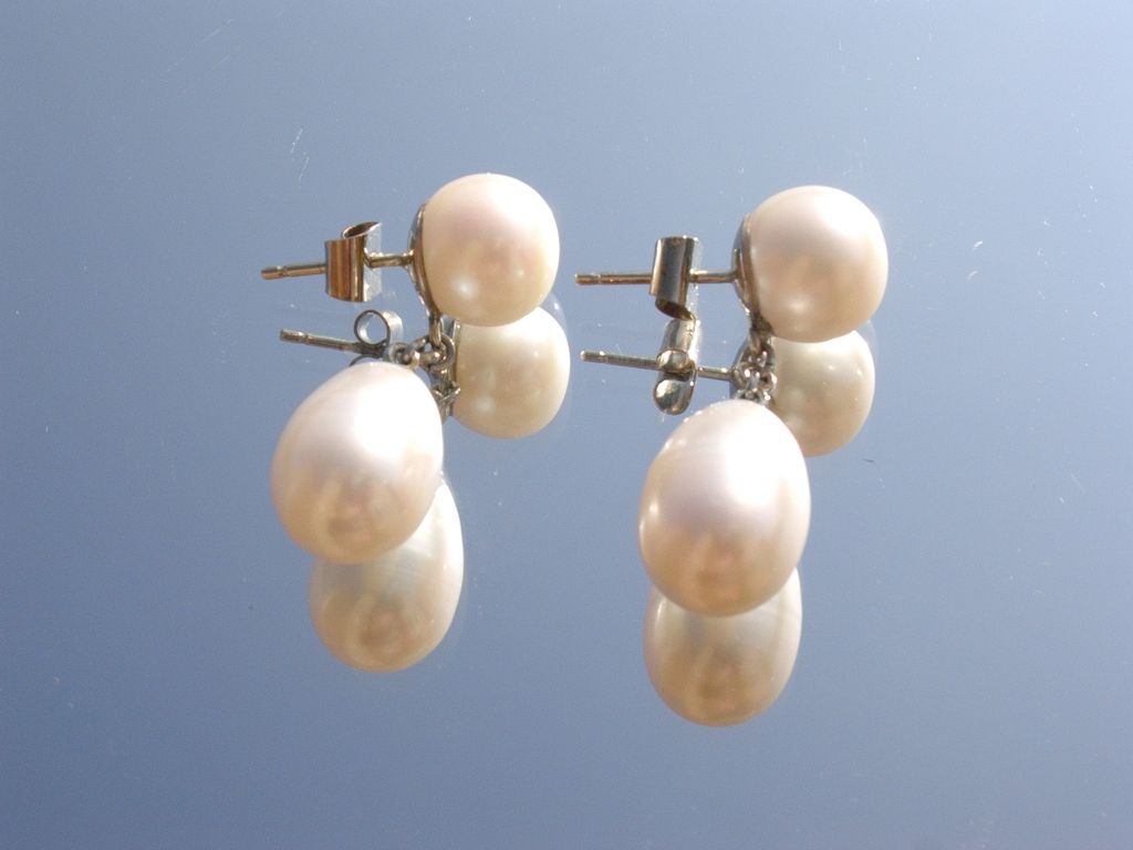 14kt White Gold Freshwater Pearl Dangle Earrings 14kt White Gold Freshwater Pearl Dangle Earrings