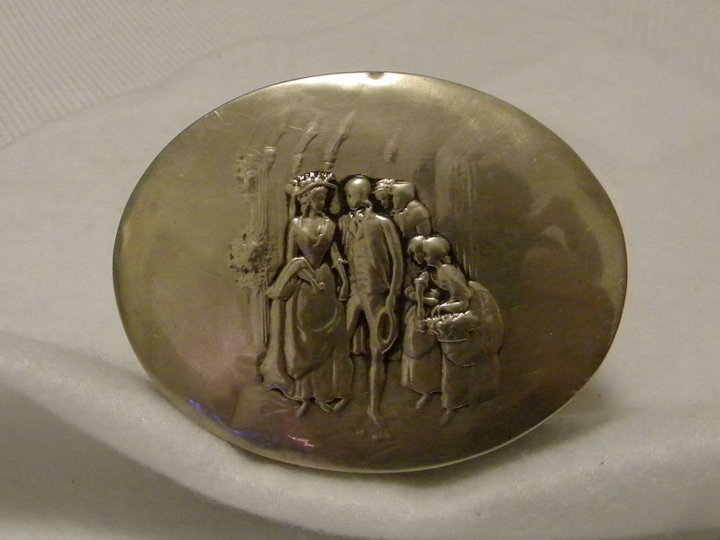 1910 William Comyns Sterling Silver Trinket Footed Box 1910 William Comyns Sterling Silver Trinket Footed Box
