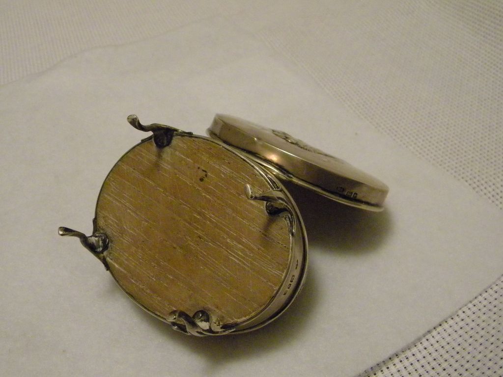 1910 William Comyns Sterling Silver Trinket Footed Box 1910 William Comyns Sterling Silver Trinket Footed Box