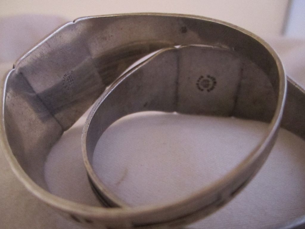 Pair Of Unger Brothers Sterling Silver Art Nouveau Napkin Rings Pair Of Unger Brothers Sterling Silver Art Nouveau Napkin Rings
