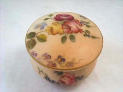 English Royal Worcester Hand Painted Blush Ivory Miniature Lidded Pot 1918 English Royal Worcester Hand Painted Blush Ivory Miniature Lidded Pot 1918