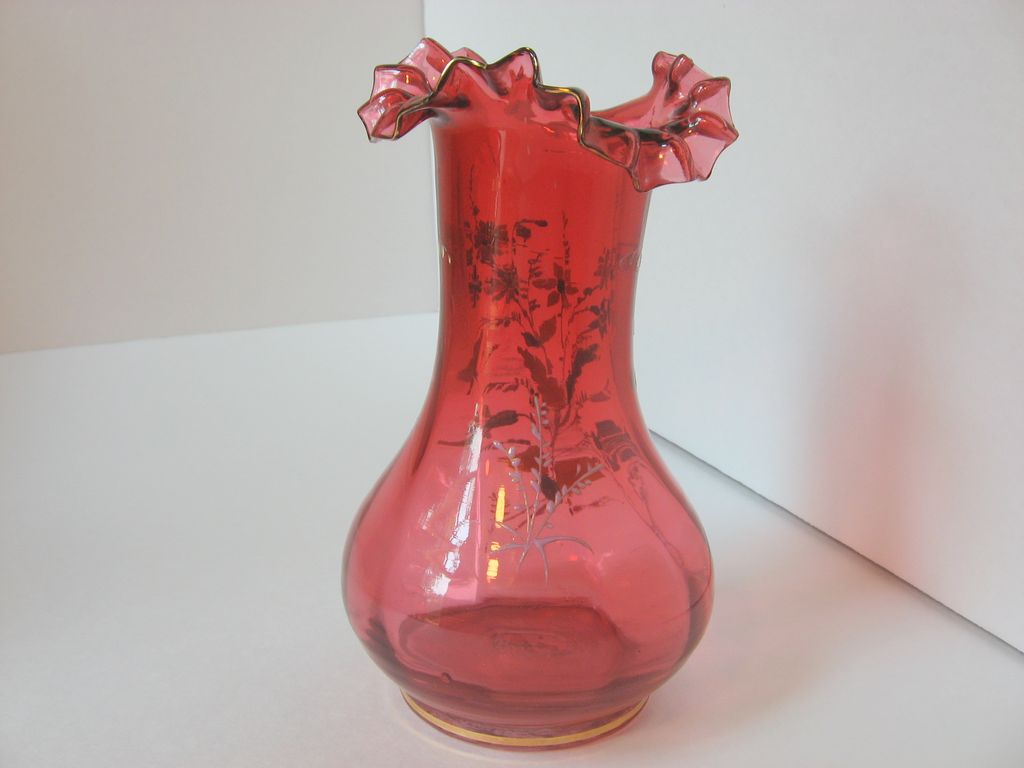 Elegant Hand Blown Hand Painted Cranberry Glass Vase with Ruffled Lip Elegant Hand Blown Hand Painted Cranberry Glass Vase with Ruffled Lip
