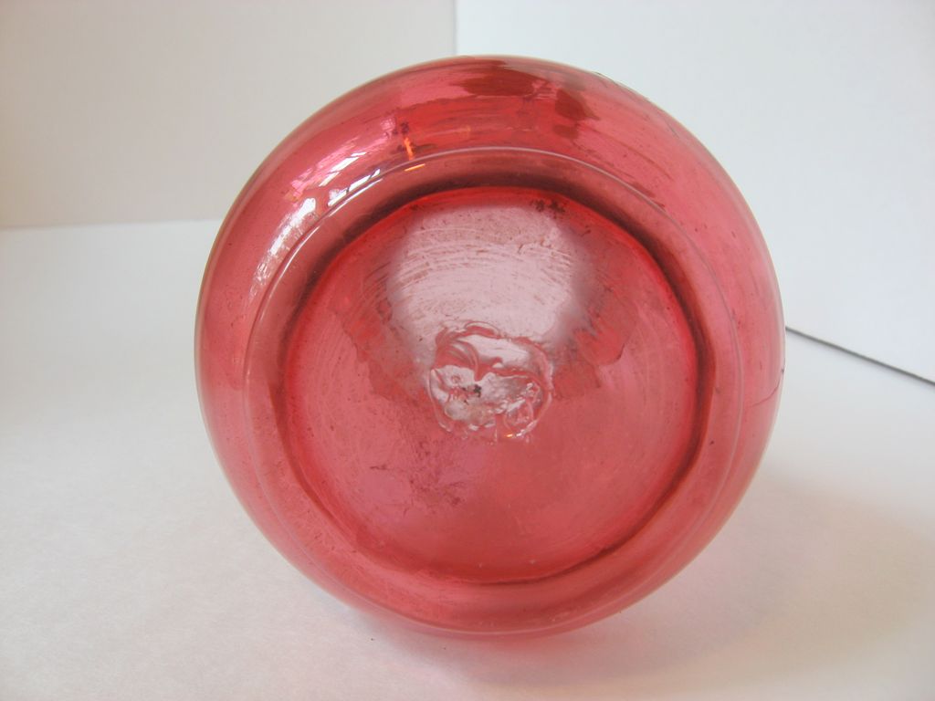 Elegant Hand Blown Hand Painted Cranberry Glass Vase with Ruffled Lip Elegant Hand Blown Hand Painted Cranberry Glass Vase with Ruffled Lip