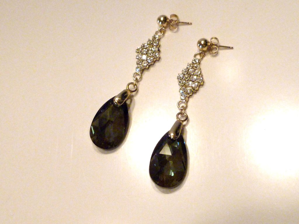 Diamond Shaped CZ and Bronze Shade Crystal Teardrop Earrings Diamond Shaped CZ and Bronze Shade Crystal Teardrop Earrings