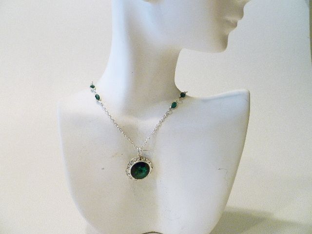 Swarovski Emerald Green Crystal Pendant Necklace Swarovski Emerald Green Crystal Pendant Necklace