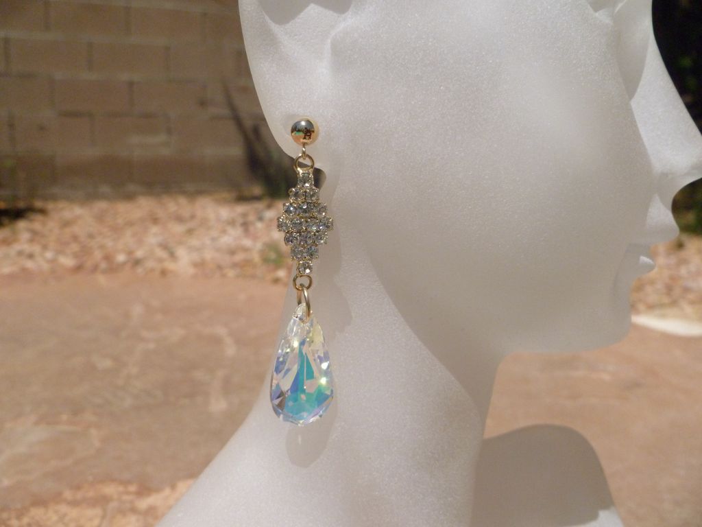 Clear Crystal AB Bridal Style Teardrop Earrings Clear Crystal AB Bridal Style Teardrop Earrings